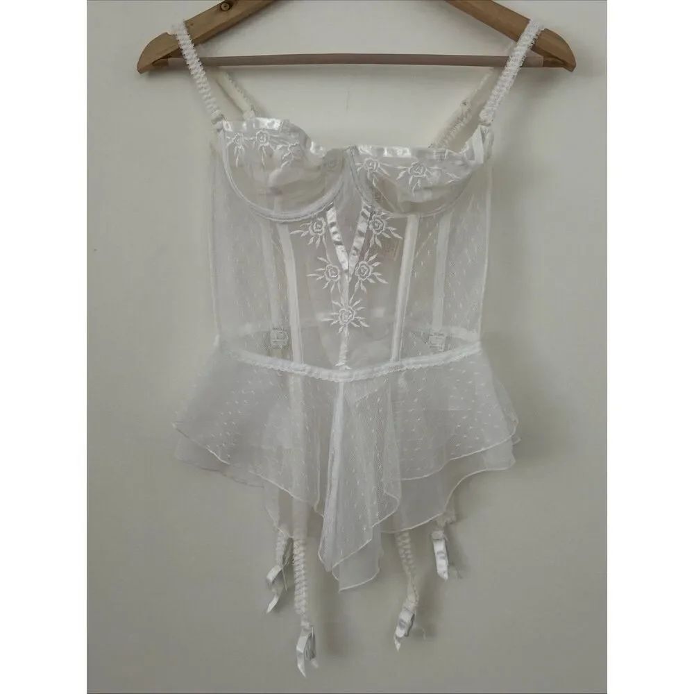 Vintage Victoria's SecretβCorset Bustier Garters Lace Gold Label White 34C